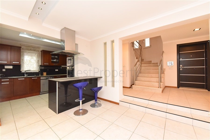 Urban-type villa 250 meters from the sea