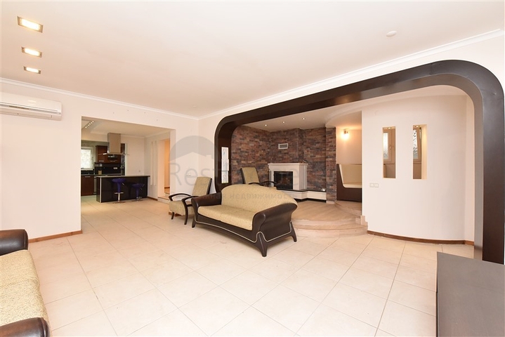 Urban-type villa 250 meters from the sea