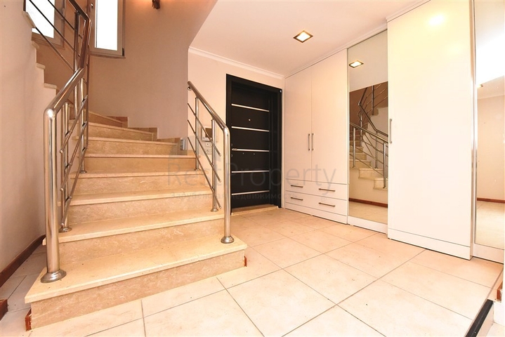 Urban-type villa 250 meters from the sea