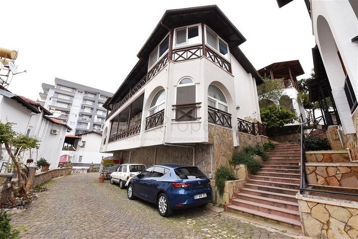 Urban-type villa 250 meters from the sea