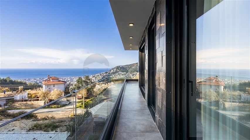 Luxury villas with panoramic views of the Mediterranean Sea