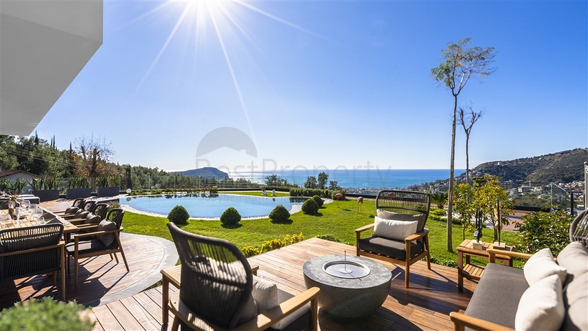 Luxury villas with panoramic views of the Mediterranean Sea
