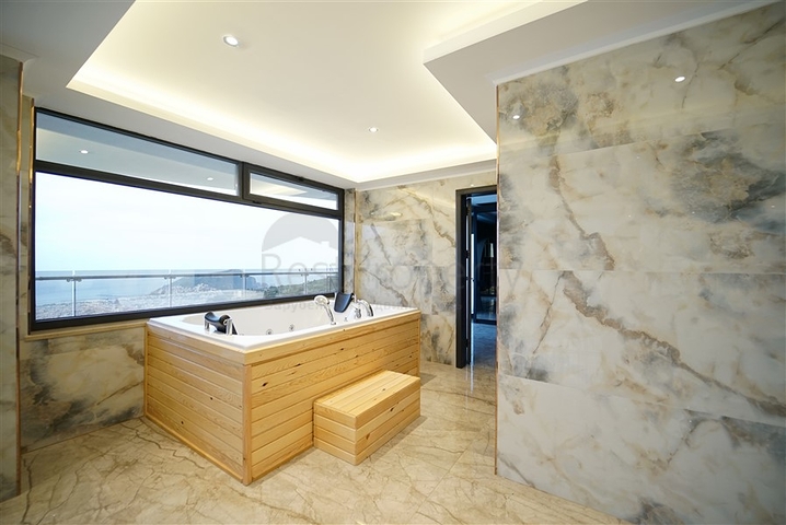 A unique villa with panoramic views of Alanya