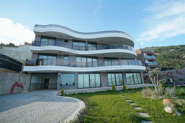 A unique villa with panoramic views of Alanya