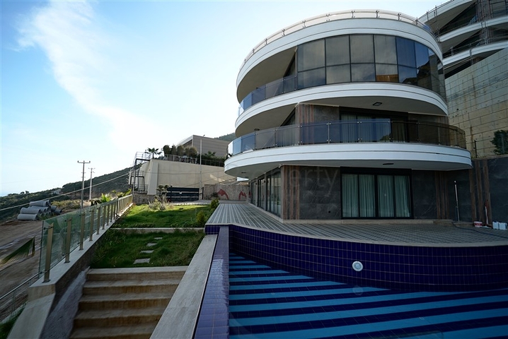 A unique villa with panoramic views of Alanya