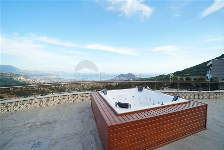 A unique villa with panoramic views of Alanya