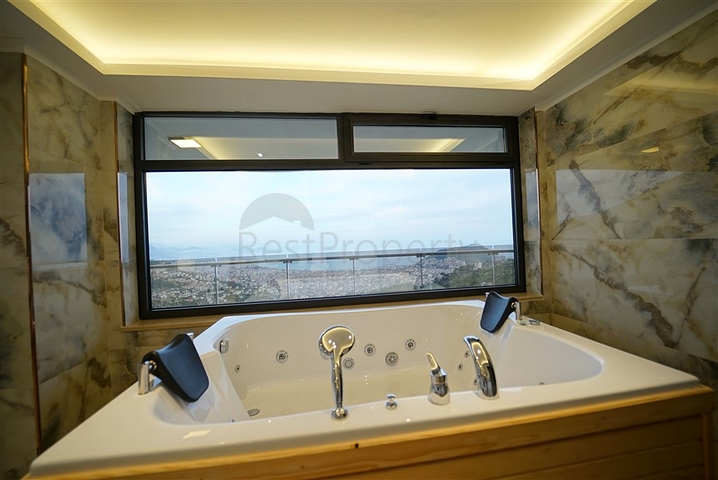 A unique villa with panoramic views of Alanya