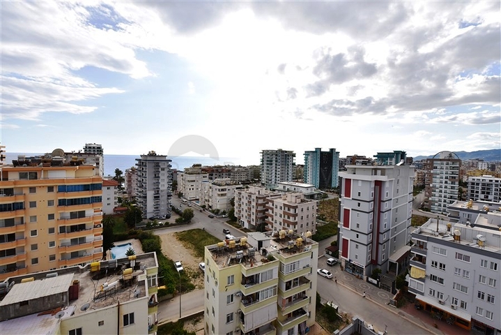 3+1 penthouse with sea view in Mahmutlar area