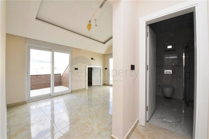 3+1 penthouse with sea view in Mahmutlar area