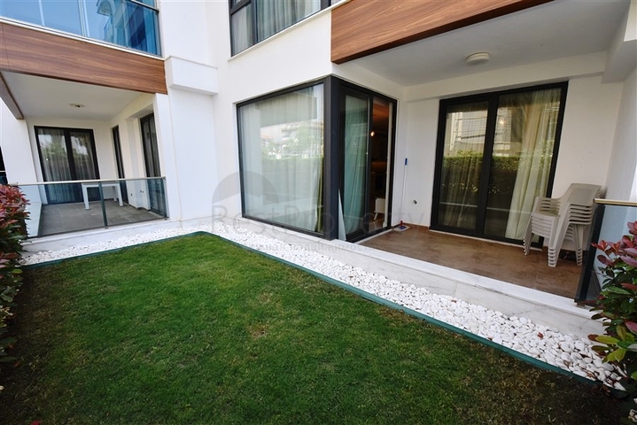 One-bedroom apartment in a complex on the first line in Kestel district