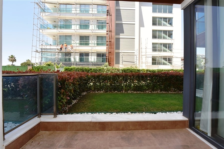 One-bedroom apartment in a complex on the first line in Kestel district