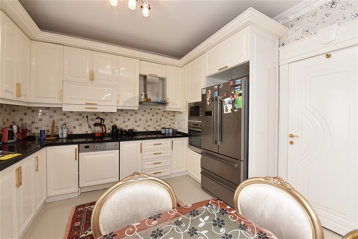 Apartment 3+1 with sea view