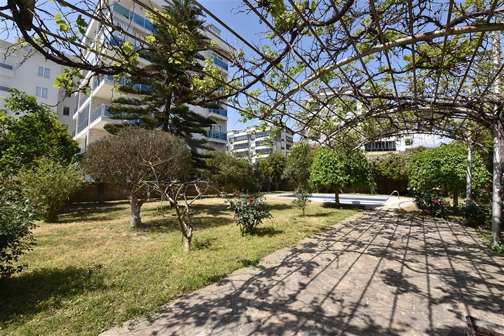 Apartment 3+1 with sea view