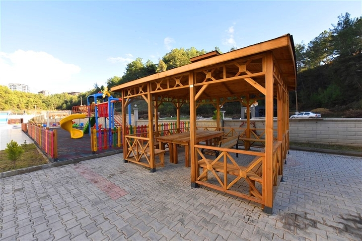 1+1 apartment in a new complex in Avsalar district