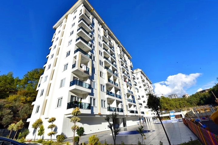 1+1 apartment in a new complex in Avsalar district