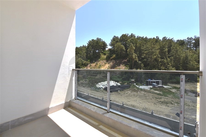 1+1 apartment in a new complex in Avsalar district