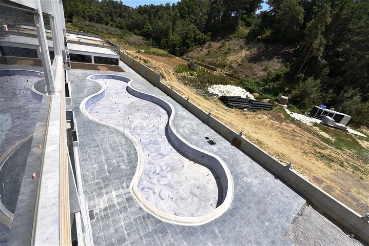 1+1 apartment in a new complex in Avsalar district