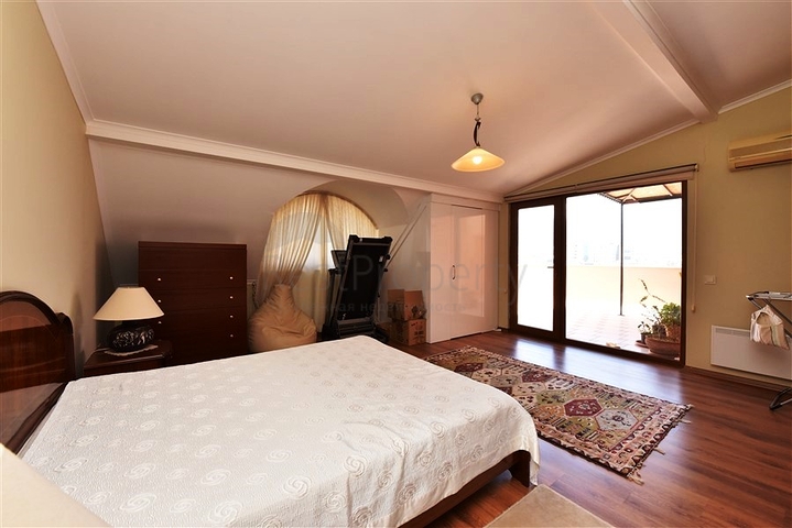 5+1 penthouse in Oba area, 600 m from the sea