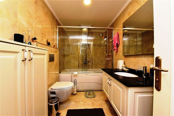 5+1 penthouse in Oba area, 600 m from the sea