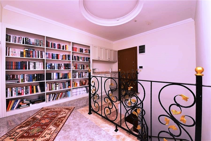 5+1 penthouse in Oba area, 600 m from the sea