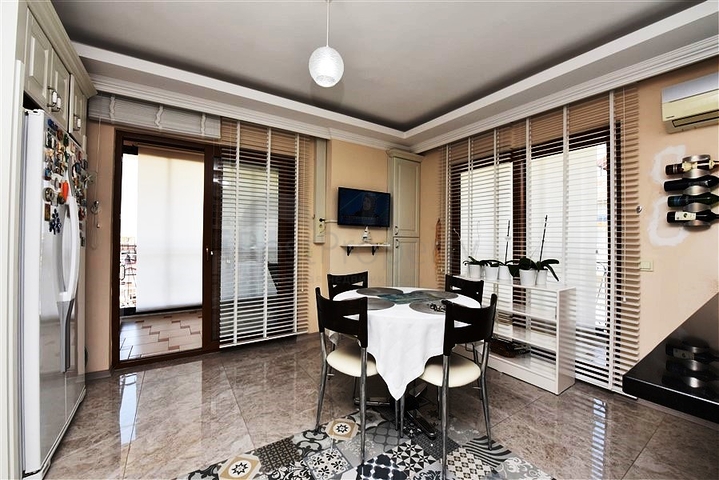 5+1 penthouse in Oba area, 600 m from the sea