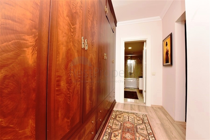 5+1 penthouse in Oba area, 600 m from the sea