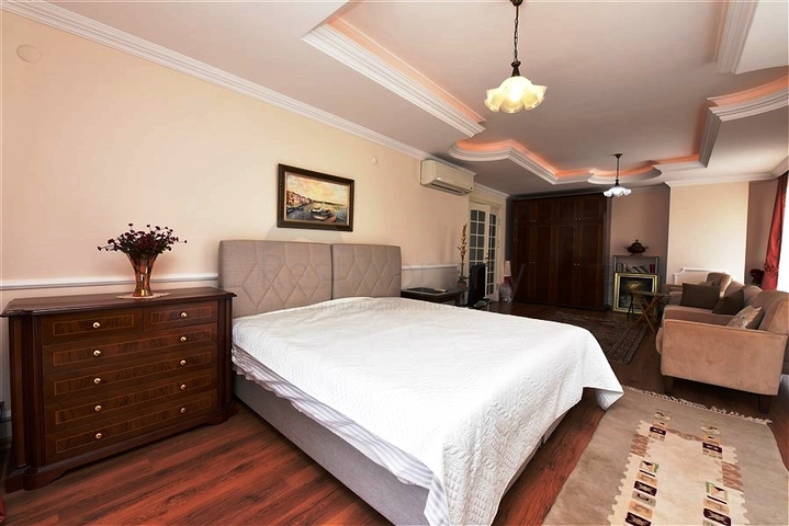 5+1 penthouse in Oba area, 600 m from the sea