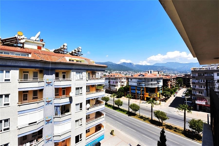 5+1 penthouse in Oba area, 600 m from the sea