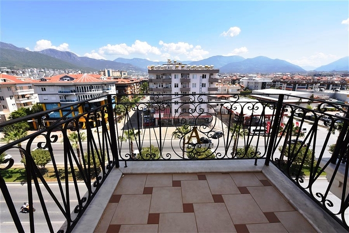 5+1 penthouse in Oba area, 600 m from the sea