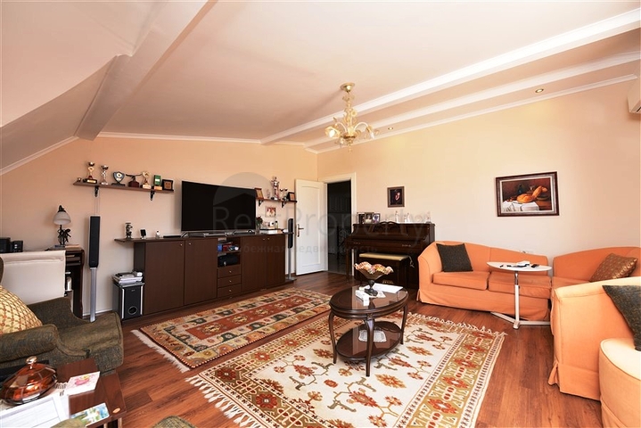 5+1 penthouse in Oba area, 600 m from the sea