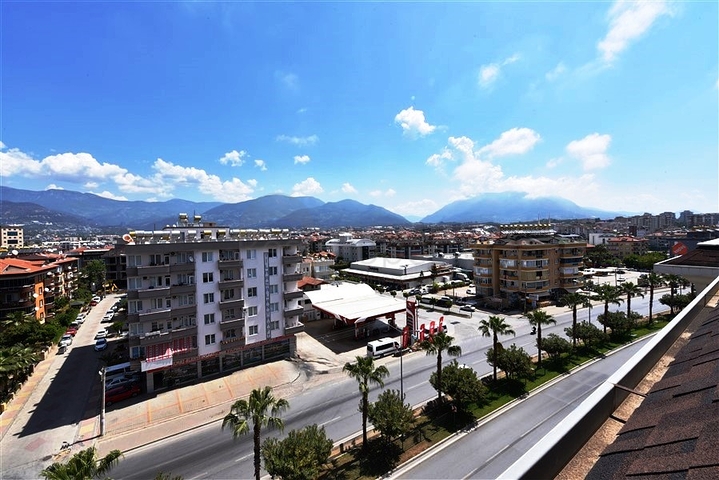 5+1 penthouse in Oba area, 600 m from the sea