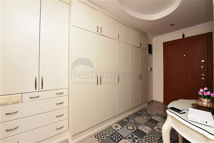 5+1 penthouse in Oba area, 600 m from the sea