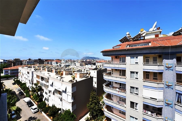 5+1 penthouse in Oba area, 600 m from the sea