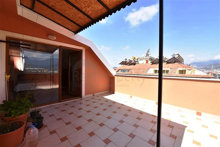 5+1 penthouse in Oba area, 600 m from the sea