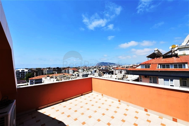 5+1 penthouse in Oba area, 600 m from the sea
