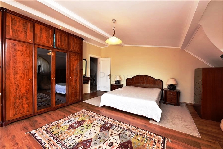 5+1 penthouse in Oba area, 600 m from the sea