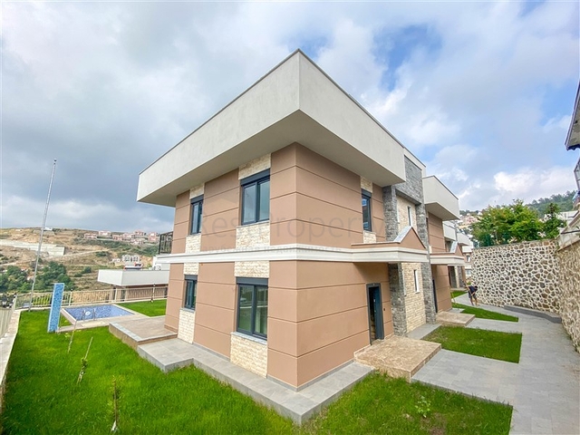 Villas in the new Kargicak complex