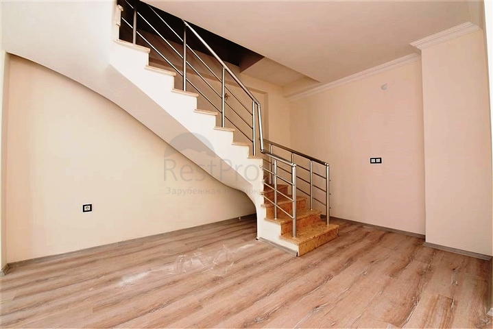 Mountain view penthouse in Mahmutlar area