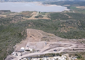 Modern style villas with lake views.