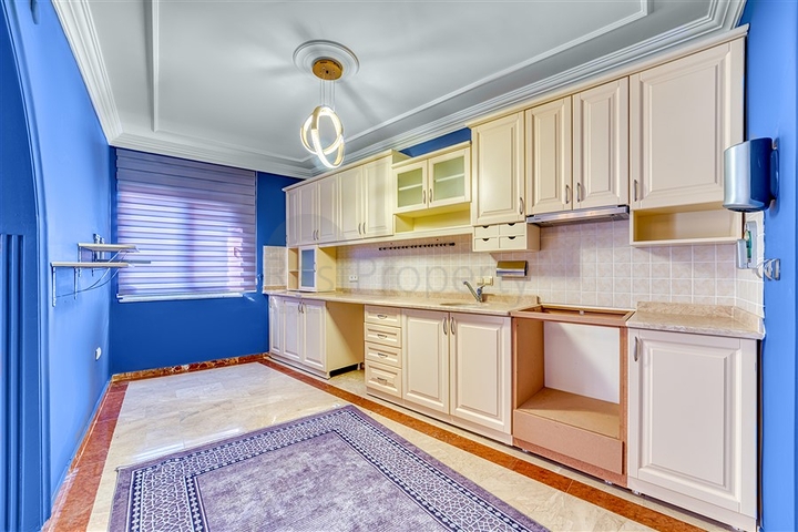 High floor -2 bedroom apt -in Mahmutlar / Alanya 