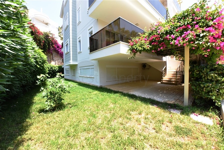 Garden duplex near the sea in Konakli Garden duplex near the sea in Konakli