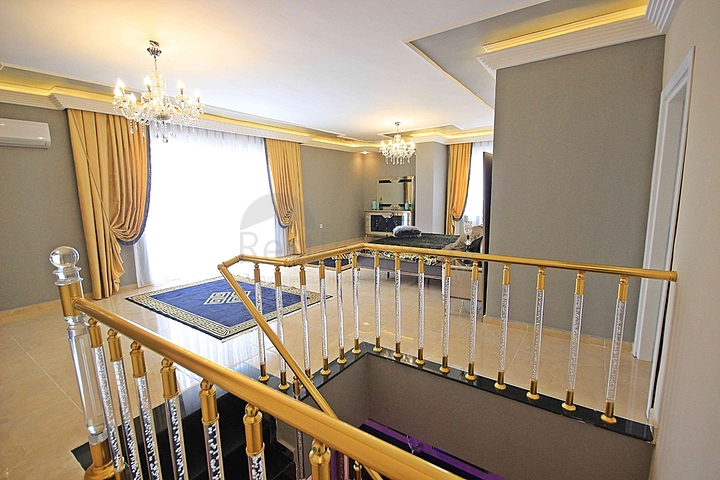 3+1 penthouse for sale in Mahmutlar district