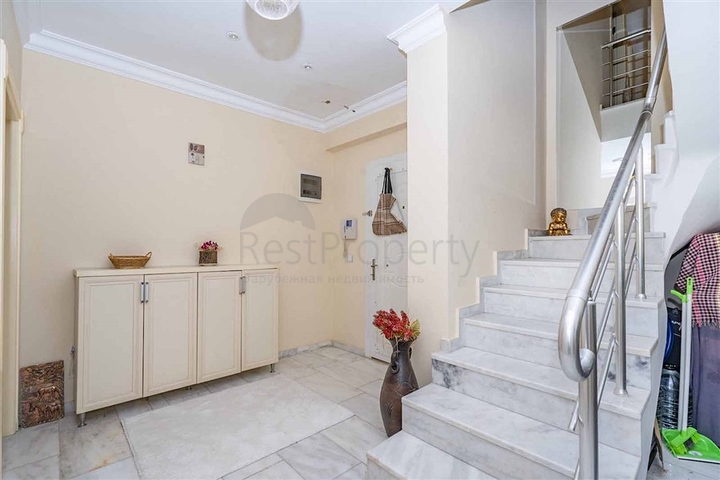 Spacious 4+1 penthouse for a large family