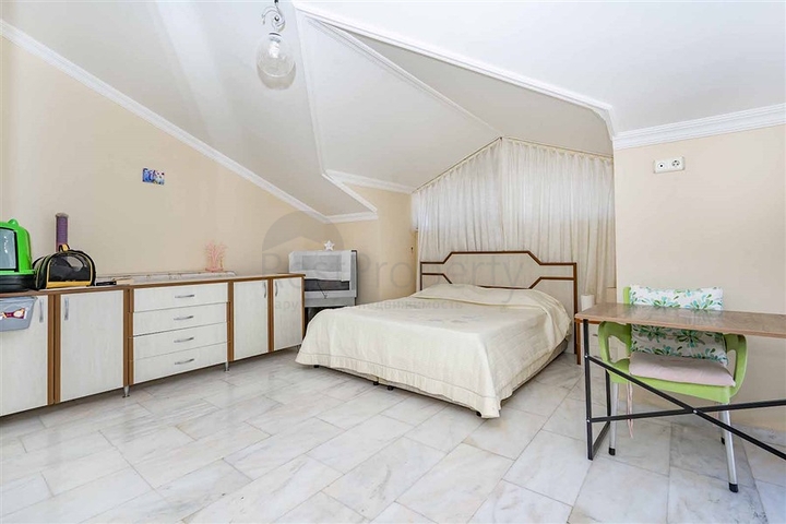 Spacious 4+1 penthouse for a large family