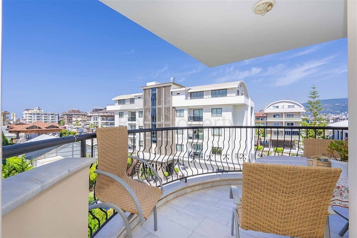 Spacious 4+1 penthouse for a large family