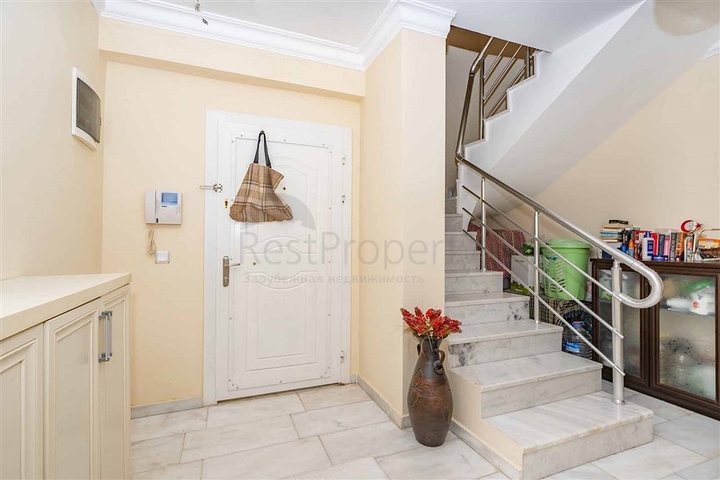 Spacious 4+1 penthouse for a large family