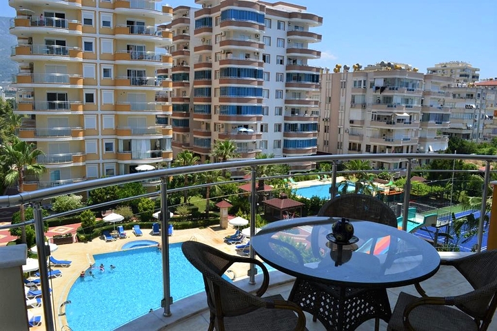 2+1 apartment with sea view in Mahmutlar district