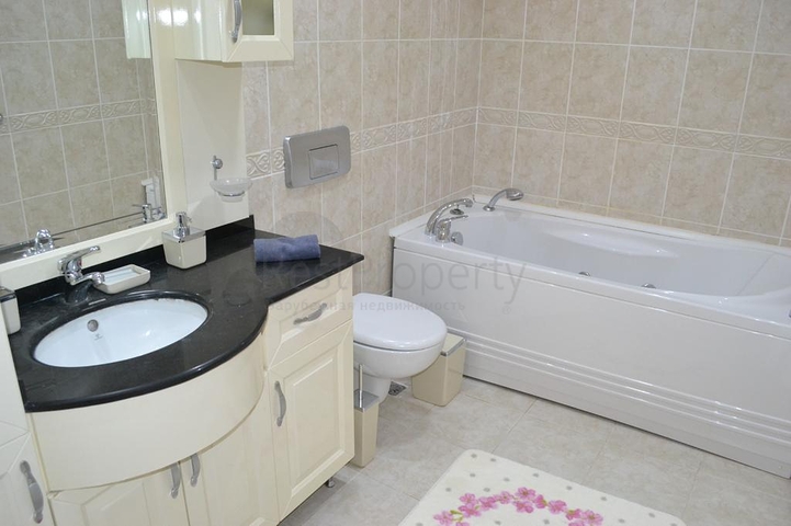 2+1 apartment with sea view in Mahmutlar district