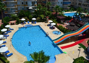 2+1 apartment with sea view in Mahmutlar district