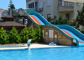 2+1 apartment with sea view in Mahmutlar district